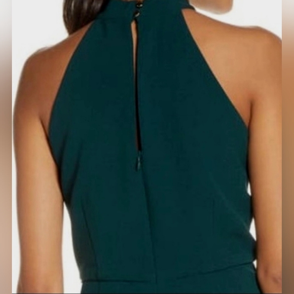 Julia Jordan Hunter Green Crossed Neck Keyhole Halter Jumpsuit - Picture 4 of 12